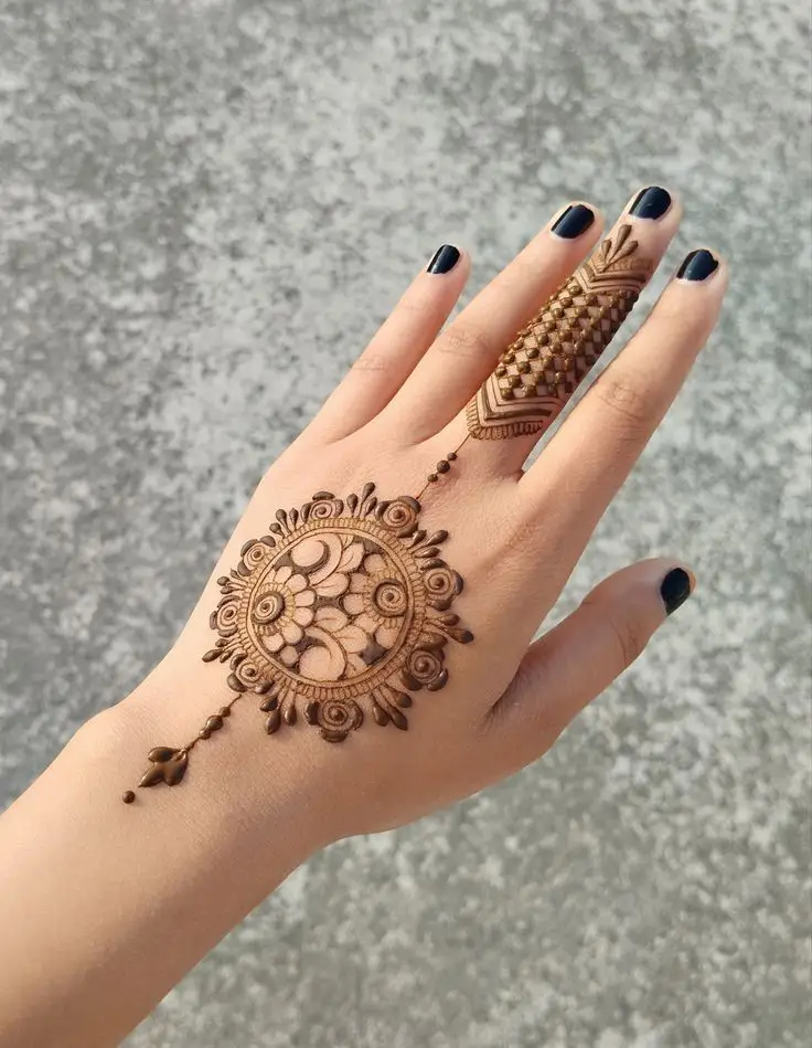 aesthetic back hand mehndi design arabic