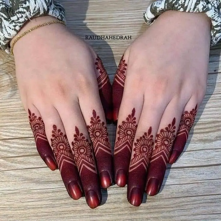 baby back hand mehndi design
