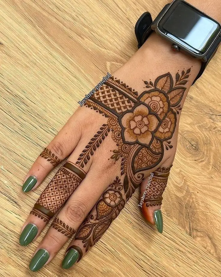 back hand mehndi design attractive