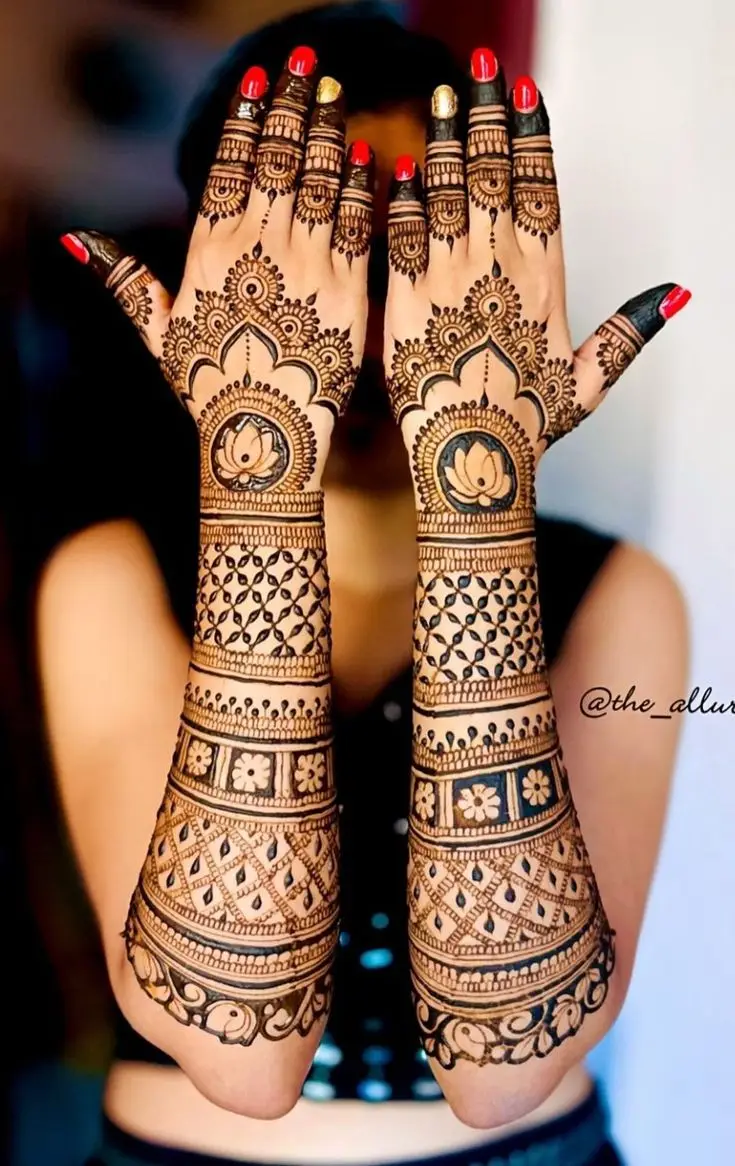 back hand mehndi design check