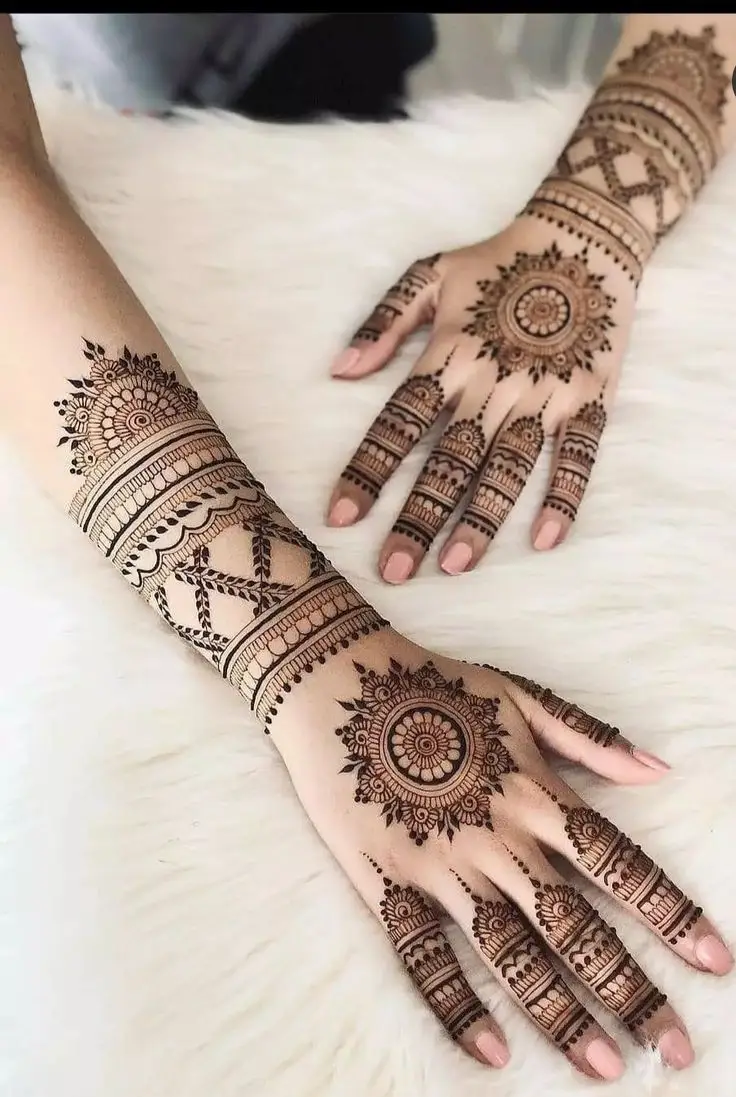 back hand mehndi design cute
