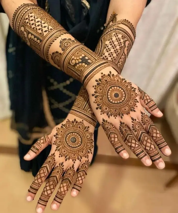 back hand mehndi design dubai pattern