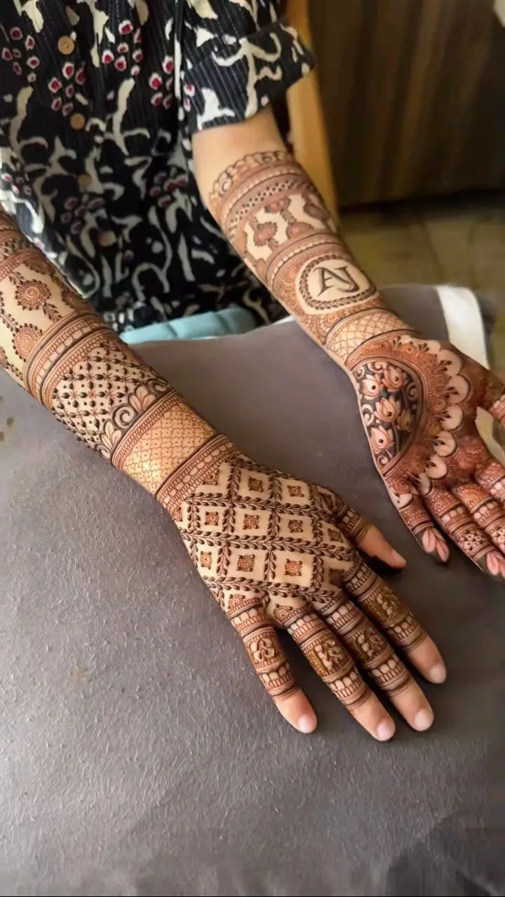 dulhan back hand mehndi design