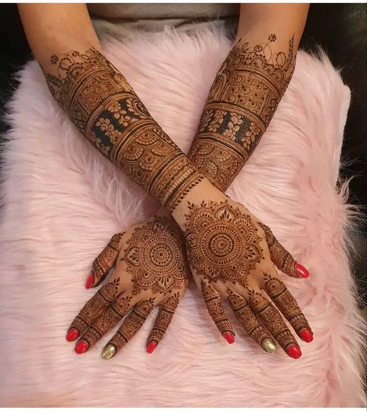 pakistani back hand mehndi design