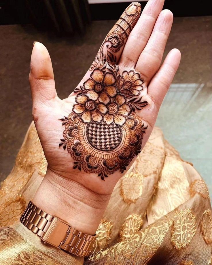 aesthetic front hand simple mehndi design