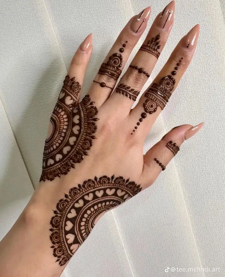 baby back hand mehndi design