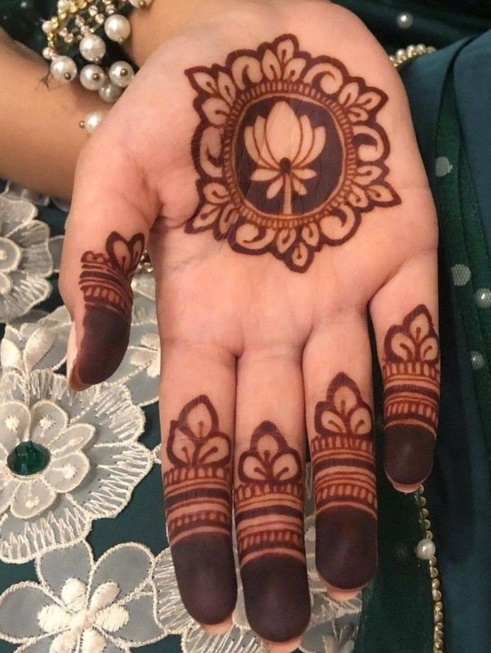 beautiful easy front hand simple mehndi design