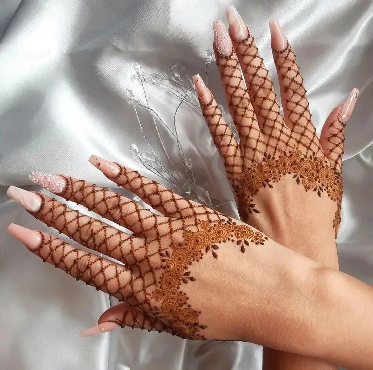 beautiful stylish back hand mehndi design arabic
