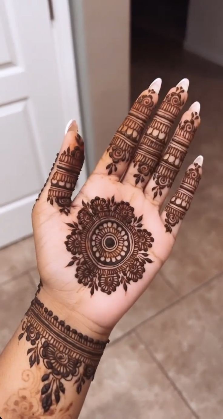cute simple easy mehndi design front hand