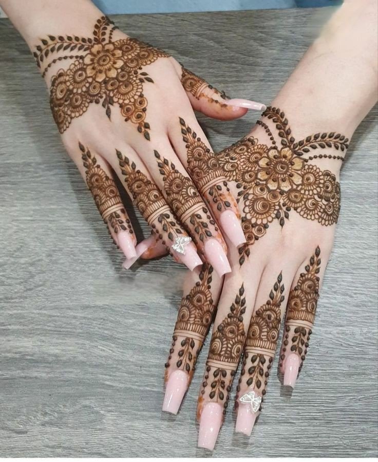 cute simple mehndi design front hand