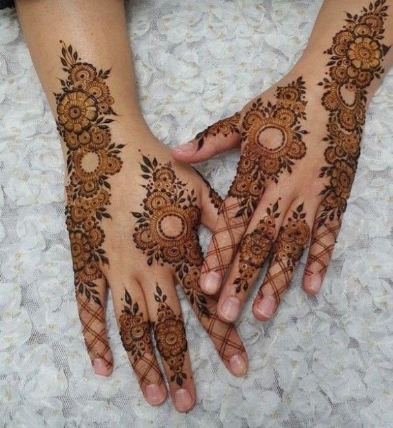 easy front hand simple mehndi design