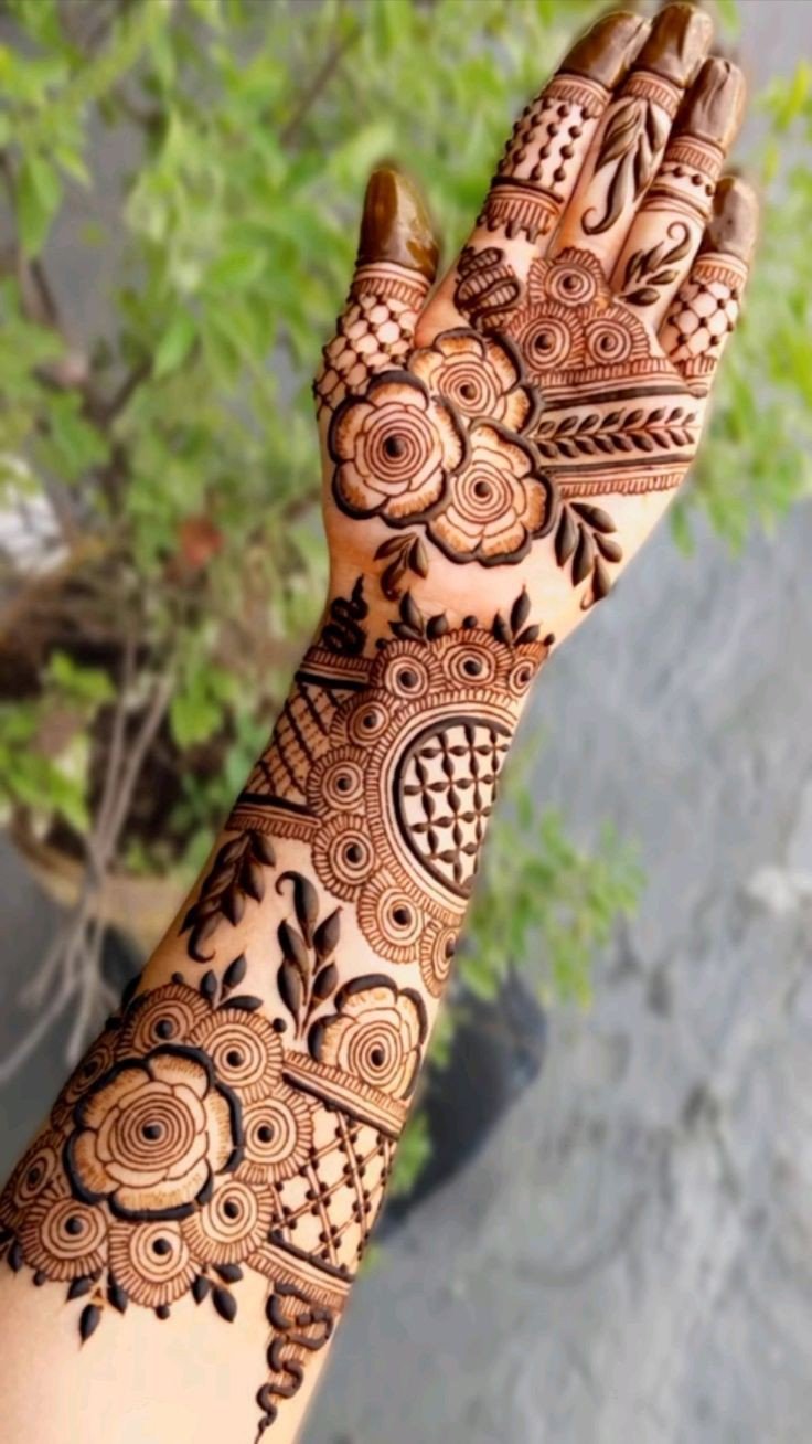 easy front hand simple mehndi design back side