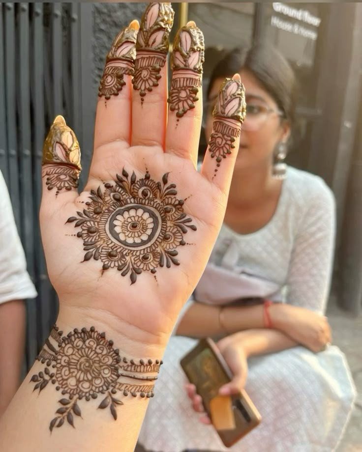 easy front hand simple mehndi design back side