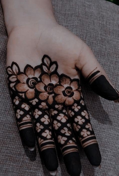 easy mehndi design photo circle