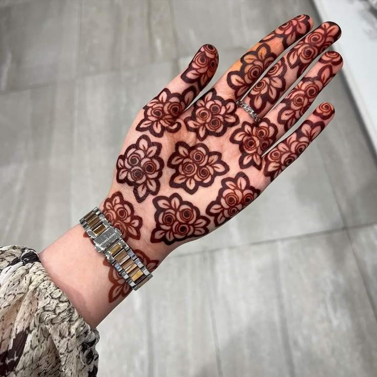 front hand simple dot mehndi design
