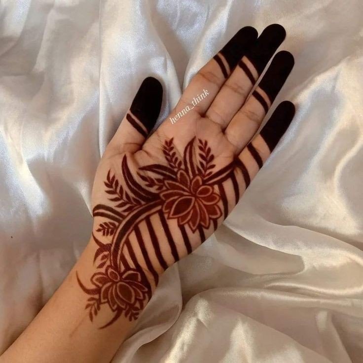 front hand simple mehndi design aesthetic easy and beautiful