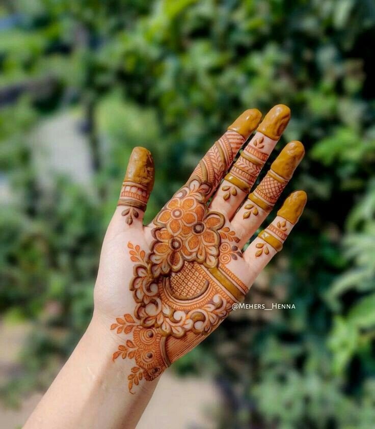 front hand simple mehndi design aesthetic full hand