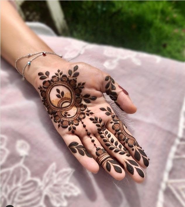 front hand simple mehndi design bunch
