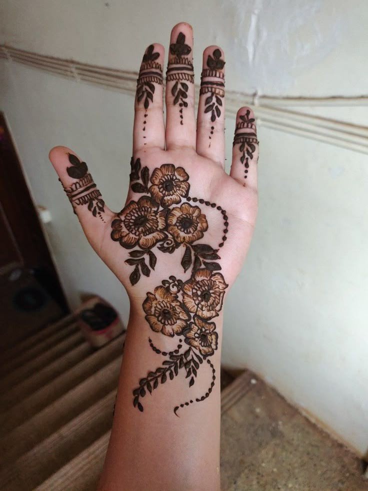 front hand simple mehndi design child