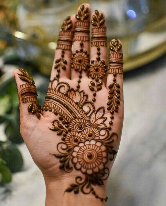 front hand simple mehndi design cute