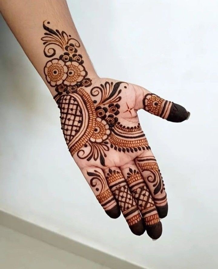front hand simple mehndi design karwa chauth