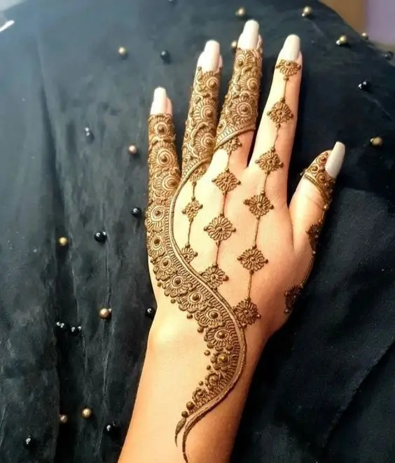 modern back hand mehndi design circle
