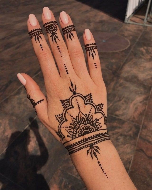 simple doll mehndi design for kids
