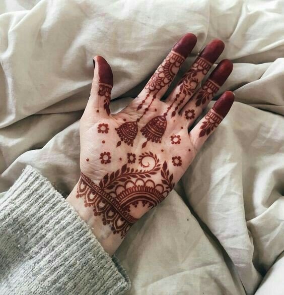 simple dulhan mehndi design front hand full hand