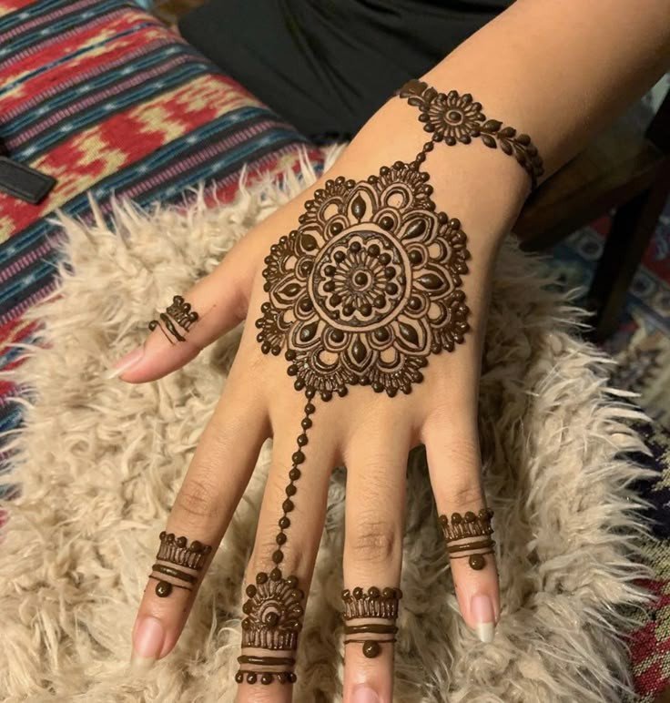 simple mehndi design a very simple