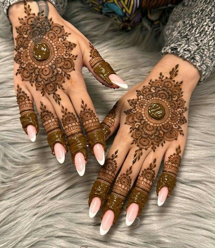 simple mehndi design back hand stylish front hand