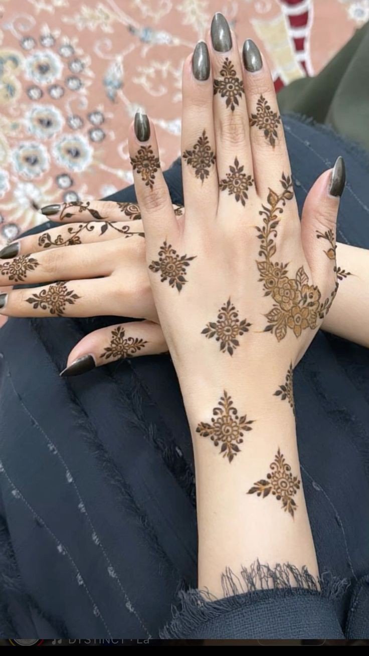 simple mehndi design cute
