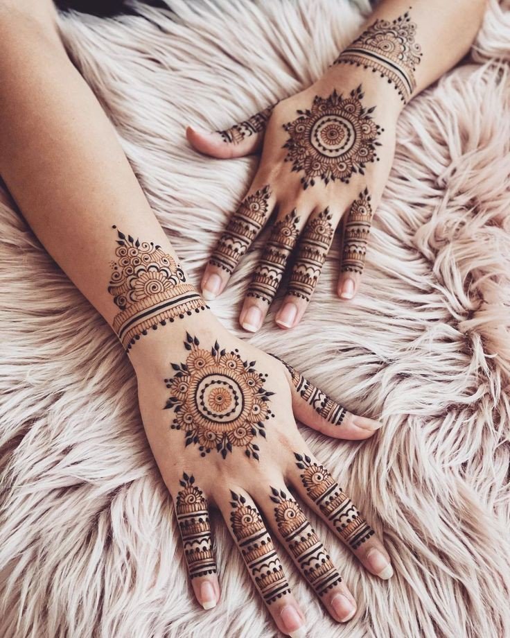 simple mehndi design decent
