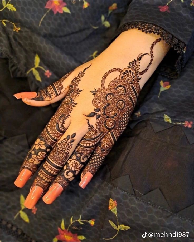 simple mehndi design design