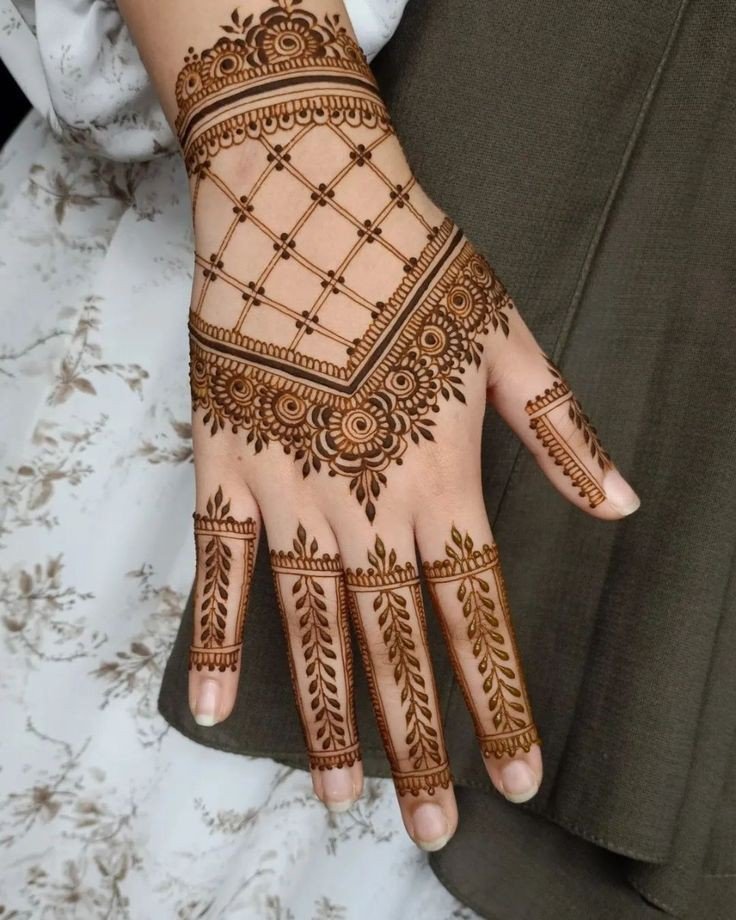 simple mehndi design dubai