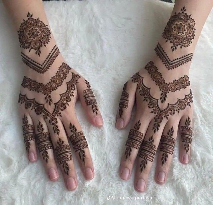 simple mehndi design dubai