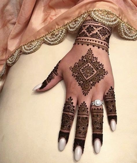 simple mehndi design easy and beautiful front hand