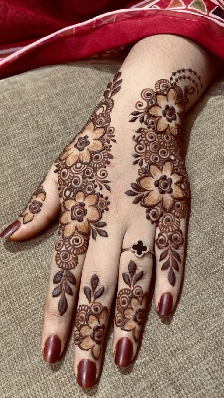 simple mehndi design for kids
