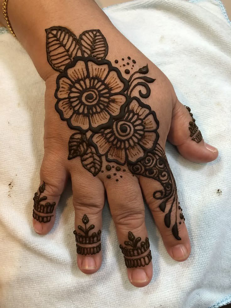 simple mehndi design for kids drawing