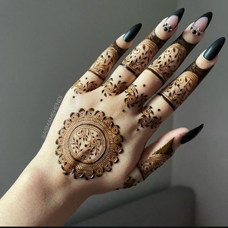 simple mehndi design for kids