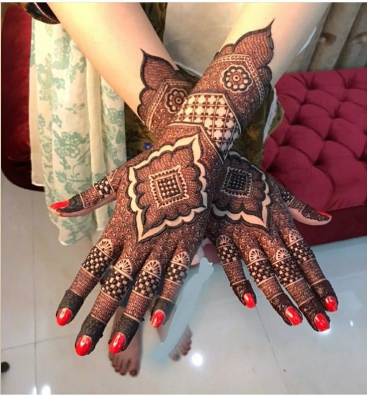 simple mehndi design front hand stylish front hand