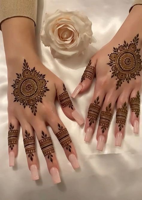 simple mehndi design photo bahut simple