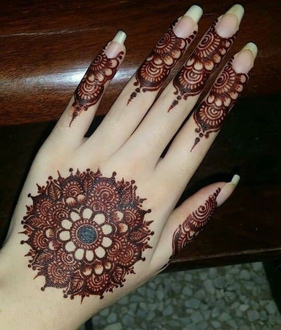 simple mehndi design photo check