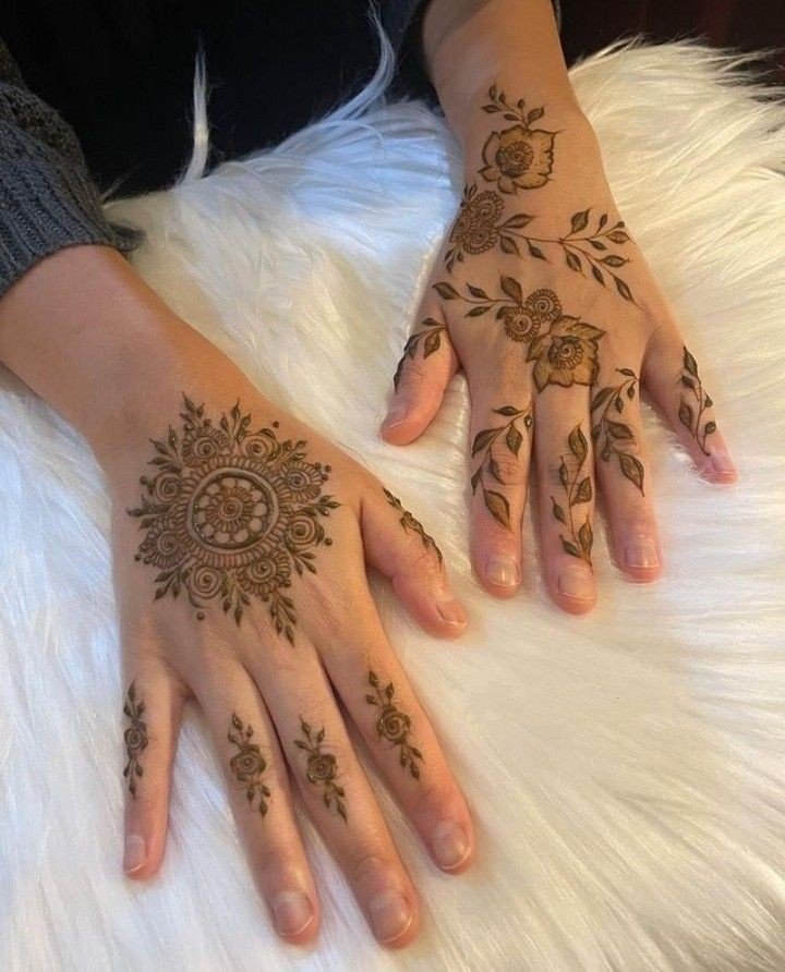 simple mehndi design photo