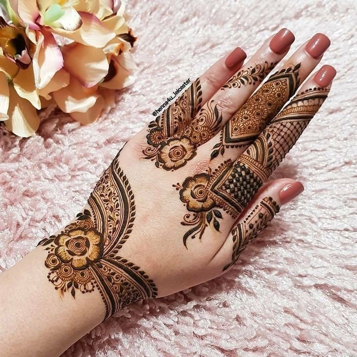 simple mehndi design stylish easy front hand