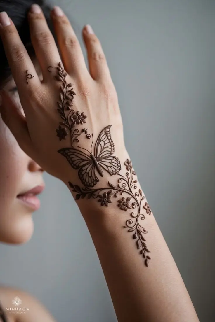 simple stylish back hand mehndi design photo