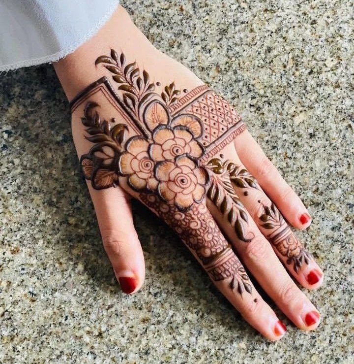 stylish back hand mehndi design
